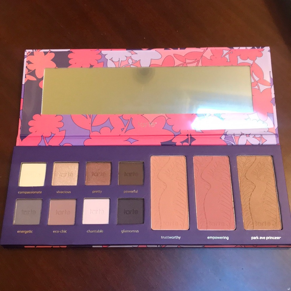 Tarte empower flower Amazonian clay palette